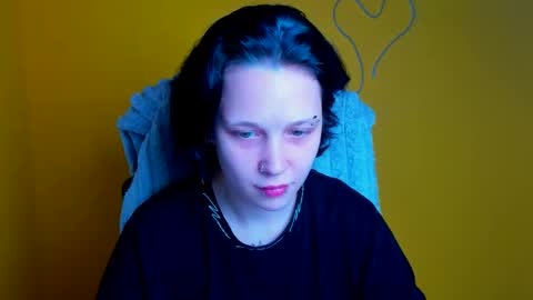 Vanessa online show from May 17, 2026, 11:17 am