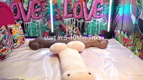 Snapshot of vanessa_love chatting on October 12, 2025, 2:27 pm  Vanessa  online show from October 12, 2025, 2:27 pm