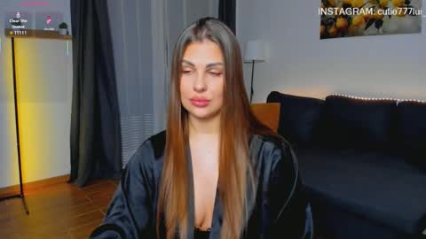 Snapshot of vanessa_moonn chatting on November 18, 2025, 2:43 pm vanessa_moonn online show from November 18, 2025, 2:43 pm