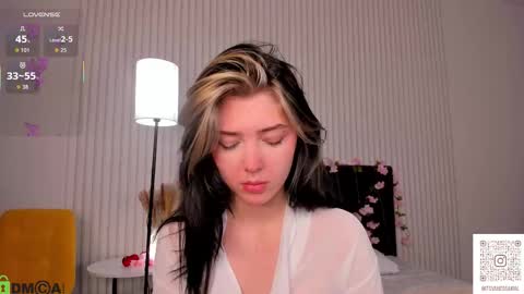 Vanessa Walters online show from September 17, 2025, 2:57 am