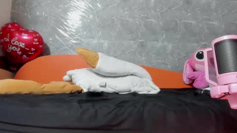 vanessaadol online show from February 26, 2025, 11:41 am