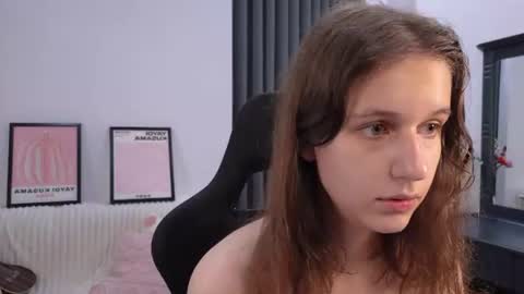 vanessa online show from July 5, 2026, 10:39 pm