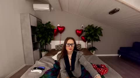 vanessabeautyy online show from February 19, 2025, 2:12 am