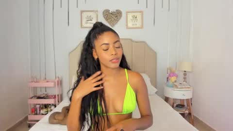 Snapshot of vanessabianchi chatting on January 18, 2025, 6:13 am Vanessa online show from January 18, 2025, 6:13 am