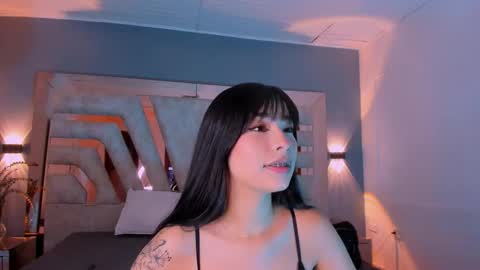 vanessaduval online show from January 19, 2026, 3:54 am