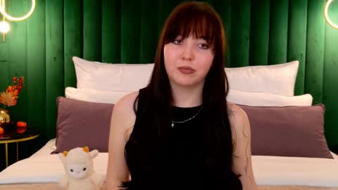 Vanessa online show from October 15, 2025, 5:35 pm