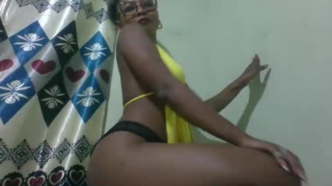 vanessah64 online show from April 21, 2026, 8:20 am