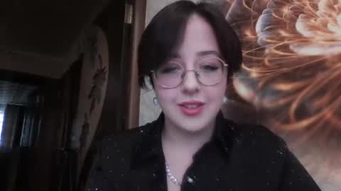 vanessashadow online show from September 19, 2025, 11:11 am