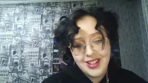 Snapshot of vanessashadow chatting on November 19, 2025, 5:24 pm vanessashadow online show from November 19, 2025, 5:24 pm