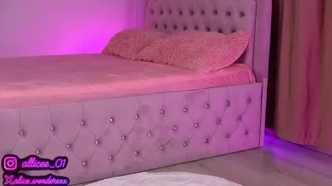 Snapshot of vanessasimon chatting on September 17, 2025, 6:04 am Vanessa Simon online show from September 17, 2025, 6:04 am
