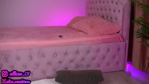 Snapshot of vanessasimon chatting on September 18, 2025, 6:15 am Vanessa Simon online show from September 18, 2025, 6:15 am