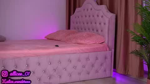 Snapshot of vanessasimon chatting on September 24, 2025, 6:06 am Vanessa Simon online show from September 24, 2025, 6:06 am