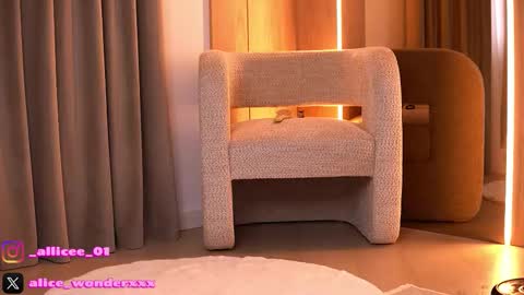 Vanessa Simon online show from March 22, 2026, 6:17 am