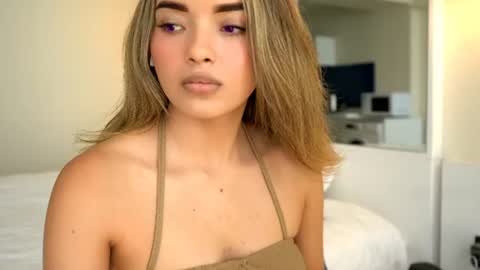 Snapshot of vanesse_ chatting on July 8, 2026, 5:45 am Irina online show from July 8, 2026, 5:45 am