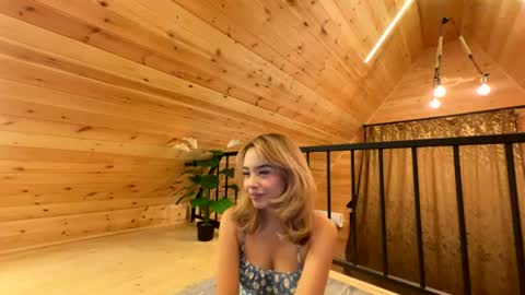 Snapshot of vanesse_ chatting on July 31, 2026, 5:23 pm Irina online show from July 31, 2026, 5:23 pm