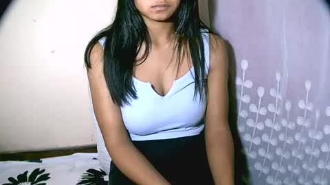 Snapshot of vanih27 chatting on July 11, 2026, 8:44 pm vanih27 online show from July 11, 2026, 8:44 pm