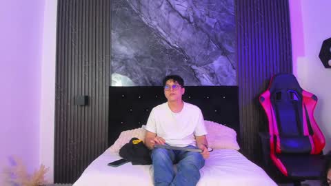 vanilla_hot_ online show from January 24, 2025, 1:14 pm