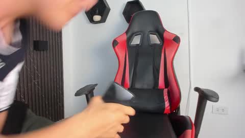 vanilla_hot_ online show from February 26, 2025, 4:45 pm