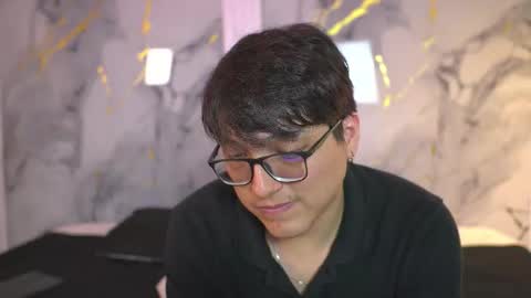 vanilla_hot_ online show from October 26, 2025, 7:42 pm