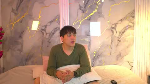 vanilla_hot_ online show from November 20, 2025, 1:33 pm