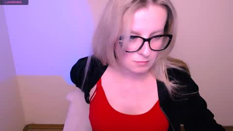 Snapshot of vanillaex_ chatting on June 14, 2026, 2:24 am Mia online show from June 14, 2026, 2:24 am