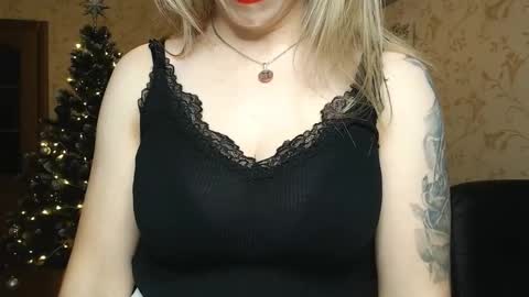 VanillaMuffin online show from December 19, 2024, 4:35 pm