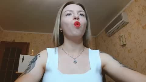 Snapshot of vanillamuffin chatting on September 13, 2025, 11:54 am VanillaMuffin online show from September 13, 2025, 11:54 am