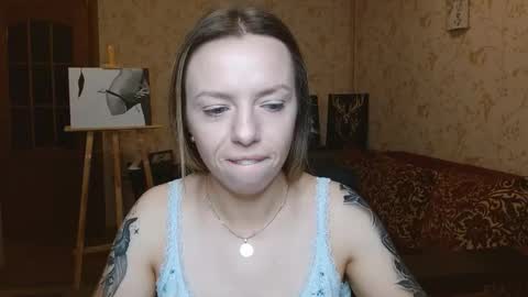 Snapshot of vanillamuffin chatting on September 29, 2025, 5:45 am VanillaMuffin online show from September 29, 2025, 5:45 am