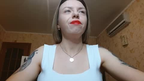 Snapshot of vanillamuffin chatting on October 11, 2025, 12:47 pm VanillaMuffin online show from October 11, 2025, 12:47 pm