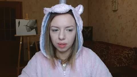 Snapshot of vanillamuffin chatting on October 15, 2025, 6:02 am VanillaMuffin online show from October 15, 2025, 6:02 am