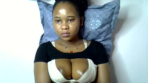 vanillavenus online show from October 31, 2025, 10:44 pm