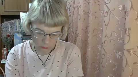 Snapshot of vanillaxcreamy chatting on December 4, 2024, 1:42 pm Vanillaxcreamy online show from December 4, 2024, 1:42 pm