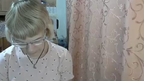 Snapshot of vanillaxcreamy chatting on December 11, 2024, 12:23 pm Vanillaxcreamy online show from December 11, 2024, 12:23 pm
