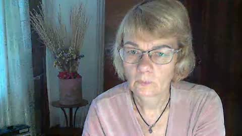 Snapshot of vanillaxcreamy chatting on January 12, 2025, 12:33 pm Vanillaxcreamy online show from January 12, 2025, 12:33 pm