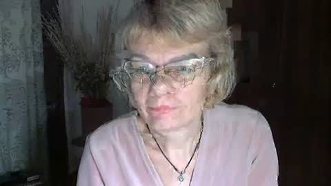 Snapshot of vanillaxcreamy chatting on January 12, 2025, 3:46 pm Vanillaxcreamy online show from January 12, 2025, 3:46 pm