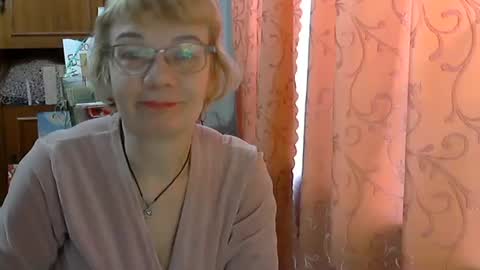 Snapshot of vanillaxcreamy chatting on February 15, 2025, 9:27 am Vanillaxcreamy online show from February 15, 2025, 9:27 am