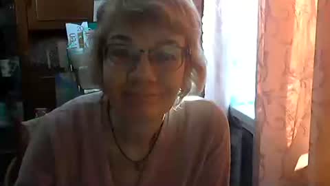 Snapshot of vanillaxcreamy chatting on February 22, 2025, 11:13 am Vanillaxcreamy online show from February 22, 2025, 11:13 am
