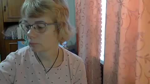Snapshot of vanillaxcreamy chatting on March 3, 2025, 8:49 am Vanillaxcreamy online show from March 3, 2025, 8:49 am