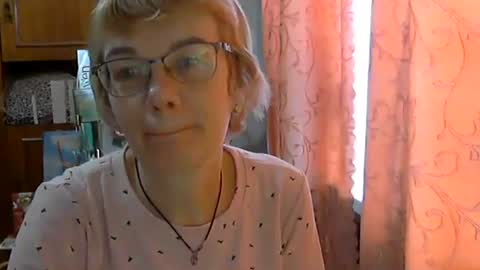 Snapshot of vanillaxcreamy chatting on March 4, 2025, 11:19 am Vanillaxcreamy online show from March 4, 2025, 11:19 am