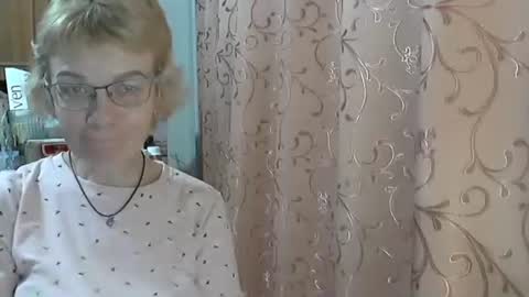 Snapshot of vanillaxcreamy chatting on March 10, 2025, 6:23 pm Vanillaxcreamy online show from March 10, 2025, 6:23 pm