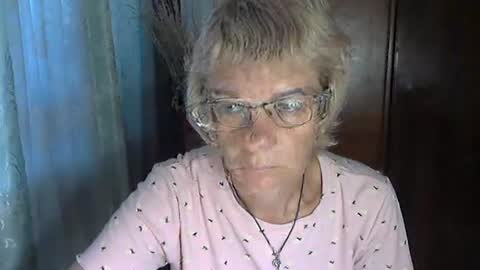 Snapshot of vanillaxcreamy chatting on September 24, 2025, 2:31 pm Vanillaxcreamy online show from September 24, 2025, 2:31 pm