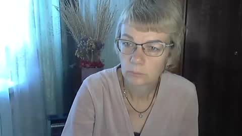 Snapshot of vanillaxcreamy chatting on October 11, 2025, 8:24 am Vanillaxcreamy online show from October 11, 2025, 8:24 am