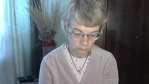 Snapshot of vanillaxcreamy chatting on October 20, 2025, 10:27 am Vanillaxcreamy online show from October 20, 2025, 10:27 am