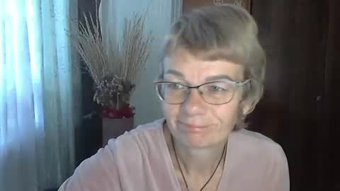 Snapshot of vanillaxcreamy chatting on October 25, 2025, 8:55 am Vanillaxcreamy online show from October 25, 2025, 8:55 am