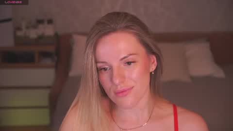 Snapshot of vanille_mystery chatting on June 22, 2026, 9:45 pm Sophie online show from June 22, 2026, 9:45 pm