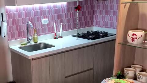 Elizabeth online show from December 23, 2025, 1:36 am