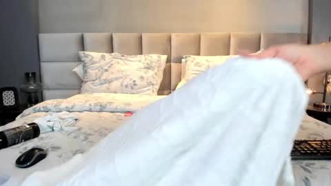 Snapshot of vannabardot chatting on September 25, 2025, 1:42 am VANNA  online show from September 25, 2025, 1:42 am