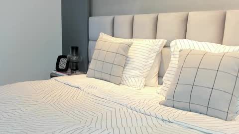 Snapshot of vannabardot chatting on October 22, 2025, 6:40 pm VANNA  online show from October 22, 2025, 6:40 pm