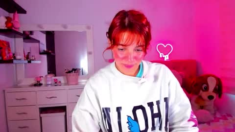 Snapshot of vannessa_shy chatting on June 10, 2026, 8:19 pm Vanesa online show from June 10, 2026, 8:19 pm