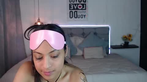 Snapshot of vannesweet_ chatting on December 10, 2024, 10:05 pm vane online show from December 10, 2024, 10:05 pm